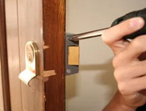 Locksmith Store Fort Lauderdale, FL 954-364-3661 - change-locks-service